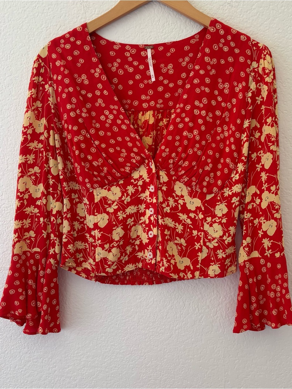 Free People lady bohemian red floral bell sleeve top size medium - Picture 2 of 8